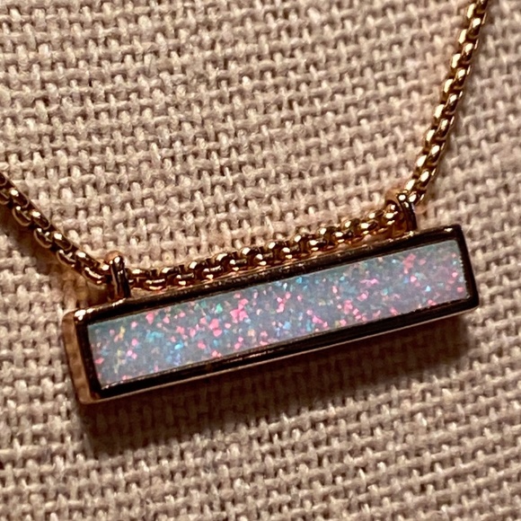 KENDRA SCOTT | Mackenzie Pendant Necklace in Rose Gold with Opal - Picture 8 of 13